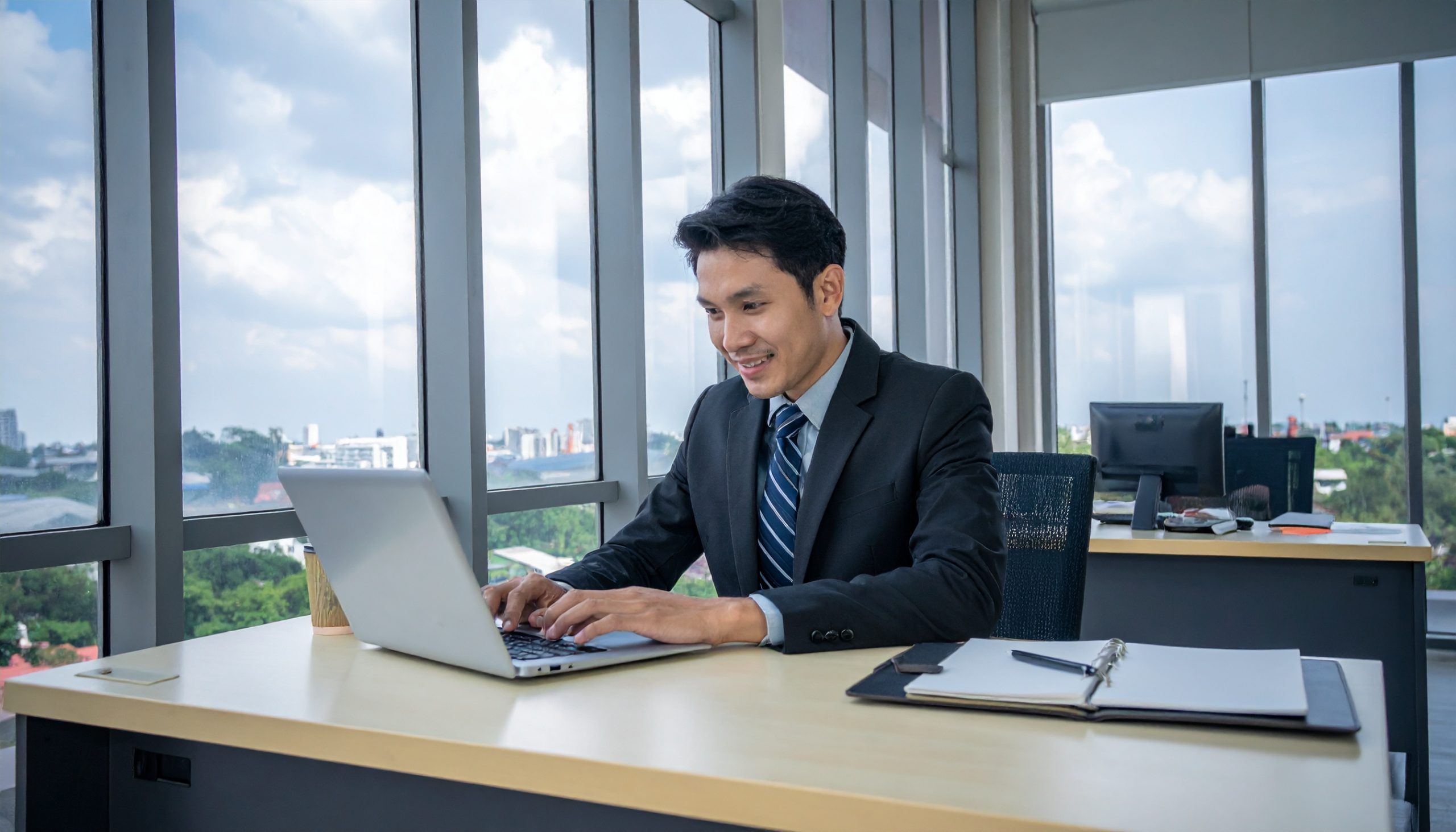 衛生管理者資格が役に立つかどうかを解説するイメージ