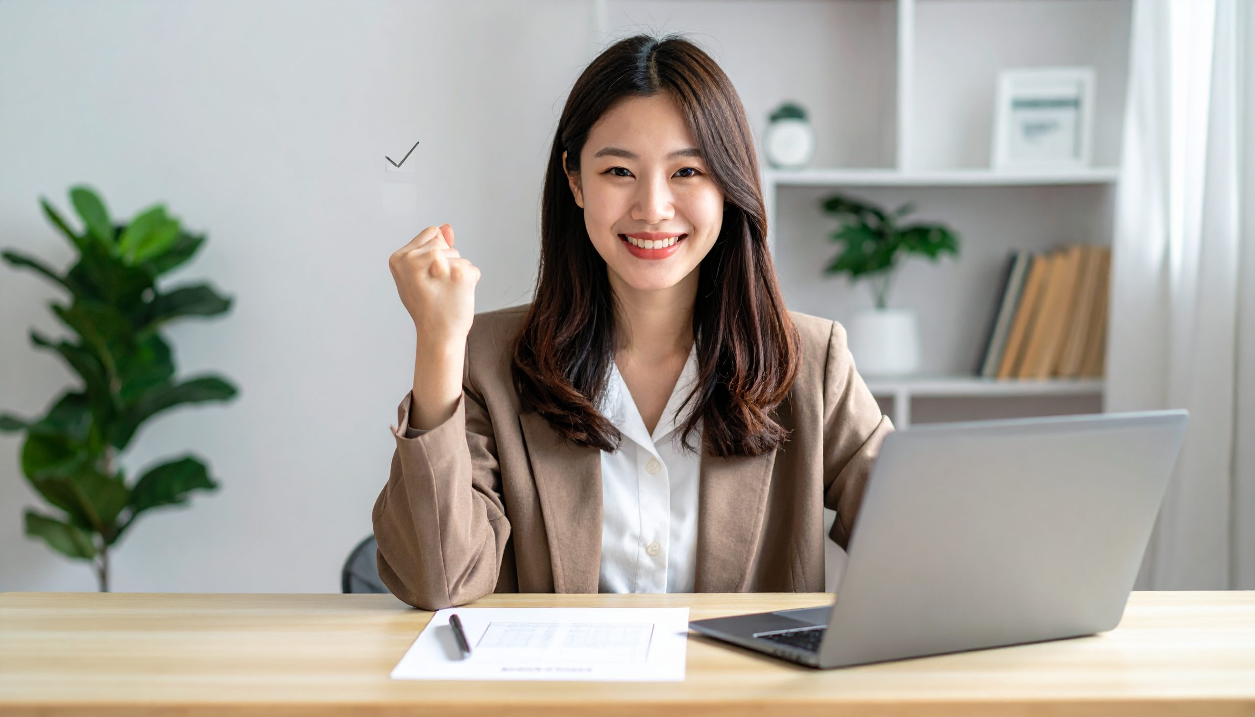 衛生管理者試験の合格発表や結果確認方法を解説するイメージ